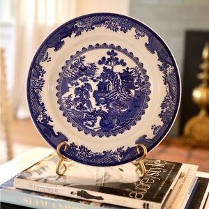 Beautiful Blue and White plate “Blue Willow”